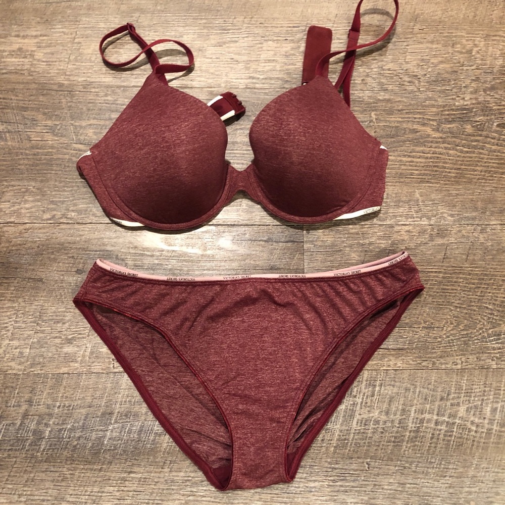 Victoria’s Secret set never worn